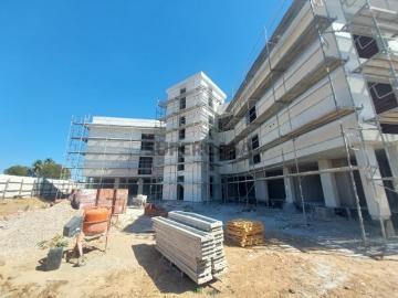 Apartamento T3+2, nova construção, em Meia Praia, Lagos, Algarve