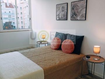 Apartamento T3/4, com varanda aberta, totalmente remodelado. 0m² Benfica