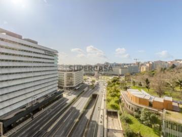 Apartamento T7 junto ao Marquês de Pombal, em Lisboa