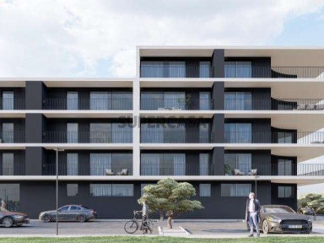 Apartamento T4+1 Novo com Garagem Box e Varanda generosa no Entroncamento