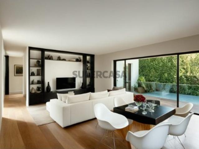 Apartamento T4+1 novo, com garagem, em Condeixa