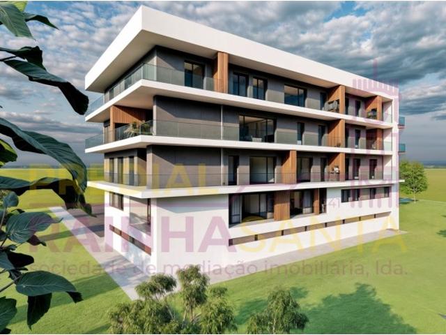 Apartamento T4+1 novo, com garagem, em Condeixa