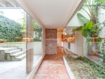 Apartamento T4 + 2 com Dois Jardins Privados junto ao Marquê. 247m² Santo António