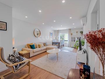 Apartamento T4, totalmente remodelado, vista sobre Monsanto. 170m² São Domingos De Benfica