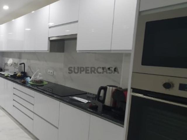 Apartamento T4 totalmente renovado com elevador no coração de Tomar