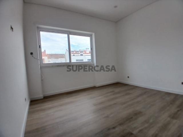 Apartamento T4 Totalmente Renovado Verderena