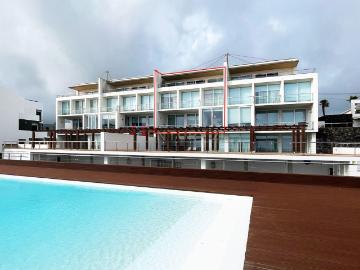 Apartamento T4 triplex com vista mar na Praia da Vitória
