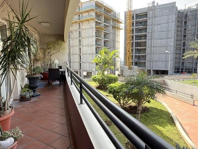 Apartamento T4 Venda em São Martinho,Funchal 206m² São Martinho