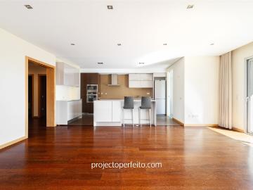 Apartamento T4 Venda em Santa Maria da Feira, Travanca, Sanf. 155m² Feira