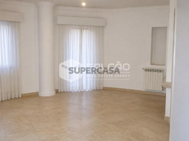 Apartamento T4 Venda em Santarém Marvila, Santa Iria da Ribeira de Santarém, Santarém São Salvador e Santarém São Nicolau,Santarém