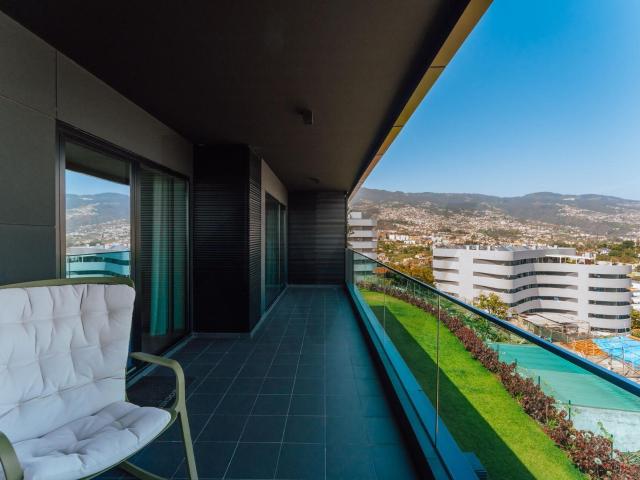 Apartamento T4 | Vista Panorâmica sobre o Funchal | Caminho. 178m² São Martinho