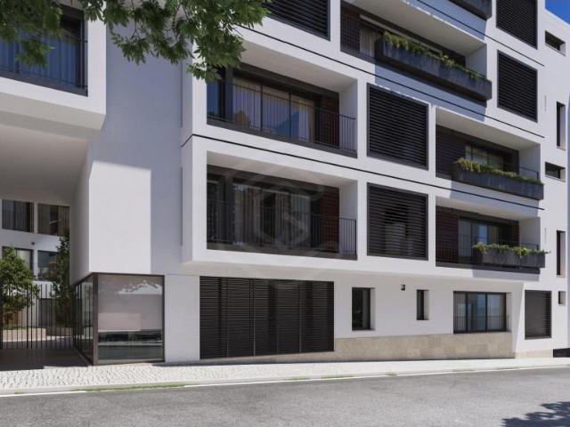 Apartamento T4, zona nobre, piscina comum na cobertura e ter. 194m² Faro sé e são pedro