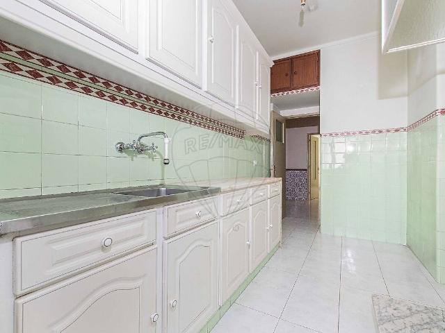 Apartamento T4 à venda em Massamá e Monte Abraão, Sintra RE/MAX Portugal