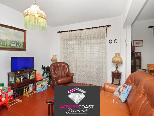Apartamento T4 à venda em Mem Martins