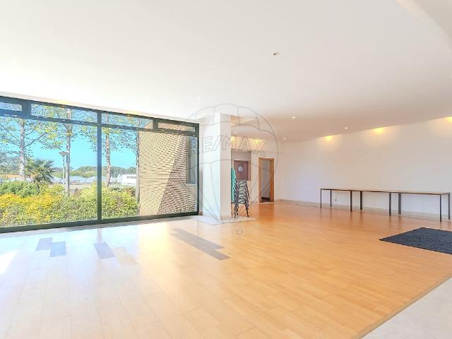 Apartamento T4 à venda em Ovar, São João, Arada e São Vicente de Pereira Jusã, Ovar RE/MAX Portugal