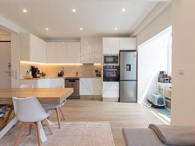 Apartamento T4 à venda em Agualva e Mira Sintra, Sintra RE/MAX Portugal