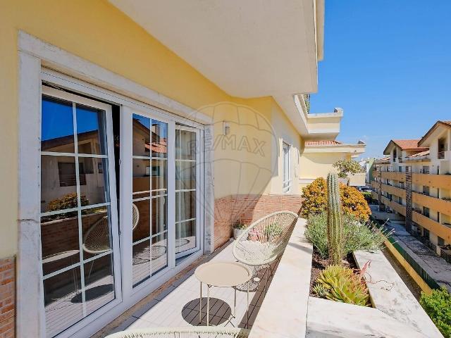 Apartamento T4 à venda em Algueirão Mem Martins, Sintra RE/MAX Portugal