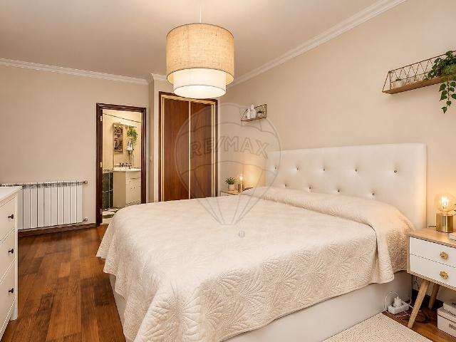 Apartamento T4 à venda em Algueirão Mem Martins, Sintra RE/MAX Portugal