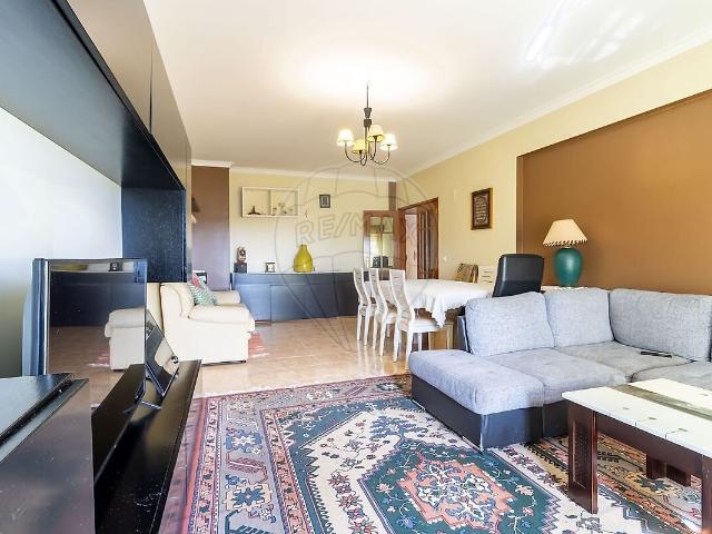 Apartamento T4 à venda em Algueirão Mem Martins, Sintra RE/MAX Portugal