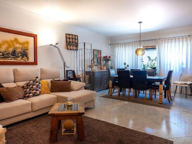 Apartamento T4 à venda em Alfragide, Amadora RE/MAX Portugal