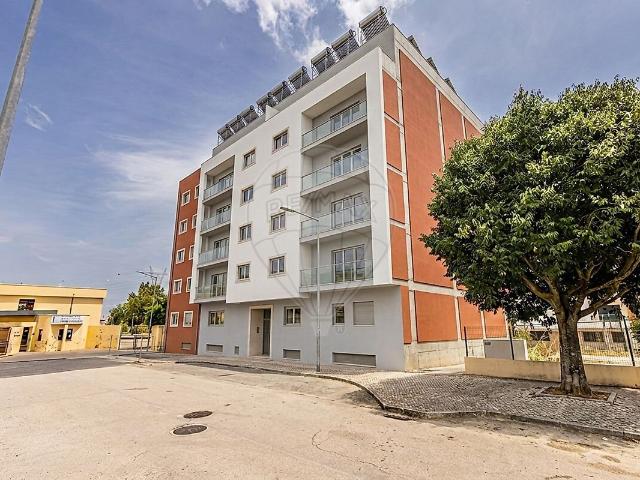 Apartamento T4 à venda em Alverca do Ribatejo e Sobralinho, Vila Franca de Xira RE/MAX Portugal