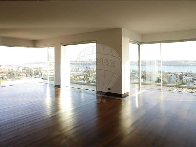 Apartamento T4 à venda em Belém, Lisboa RE/MAX Portugal