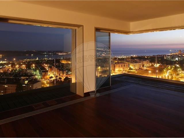 Apartamento T4 à venda em Belém, Lisboa RE/MAX Portugal