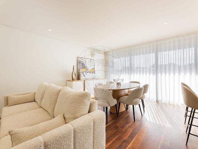 Apartamento T4 à venda em Cidade da Maia, Maia RE/MAX Portugal