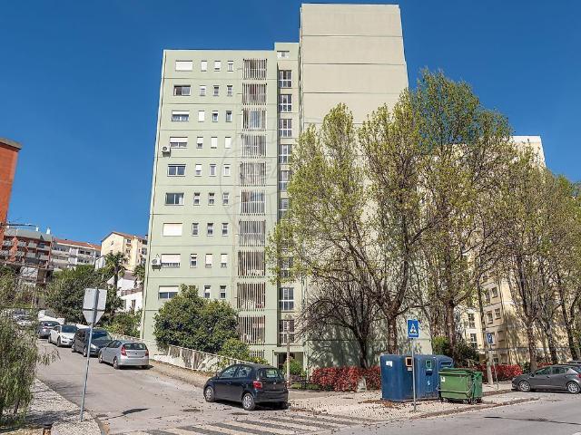 Apartamento T4 à venda em Coimbra Santo António dos Olivais