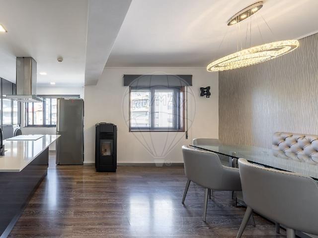 Apartamento T4 à venda em Esgueira, Aveiro RE/MAX Portugal