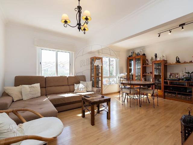 Apartamento T4 à venda em Loures, Loures RE/MAX Portugal