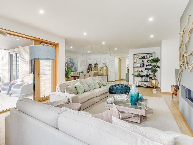 Apartamento T4 à venda em Loures, Loures RE/MAX Portugal