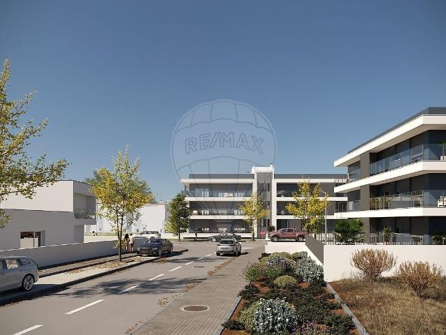 Apartamento T4 à venda em Parceiros e Azoia, Leiria RE/MAX Portugal