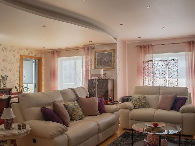 Apartamento T4 à venda em Parque Luso