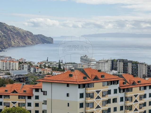 Apartamento T4 à venda em São Martinho, Funchal RE/MAX Portugal