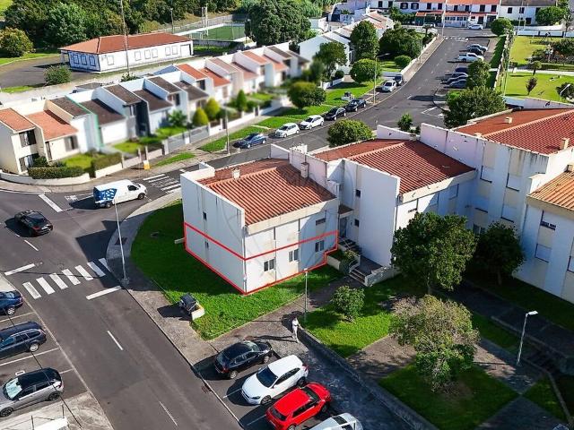 Apartamento T4 à venda em Santa Luzia, Angra do Heroísmo RE/MAX Portugal