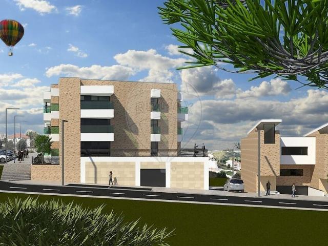 Apartamento T4 à venda em Santo António dos Olivais, Coimbra RE/MAX Portugal
