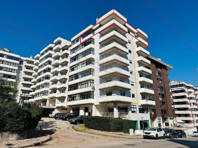 Apartamento T4 à venda em Santo António dos Olivais, Coimbra RE/MAX Portugal