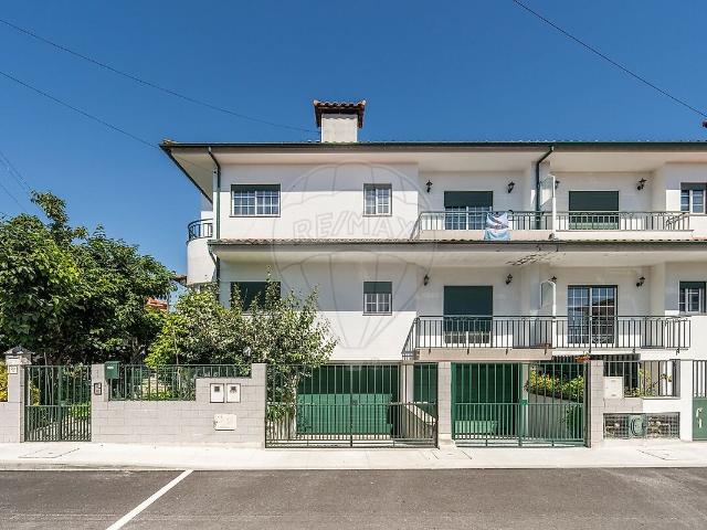 Apartamento T4 à venda em Silvares, Guimarães RE/MAX Portugal
