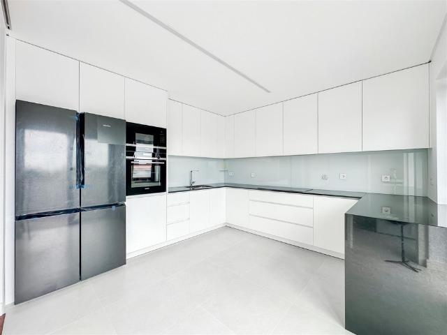 Apartamento T4 Arrendamento em Matosinhos e Leça da Palmeira,Matosinhos