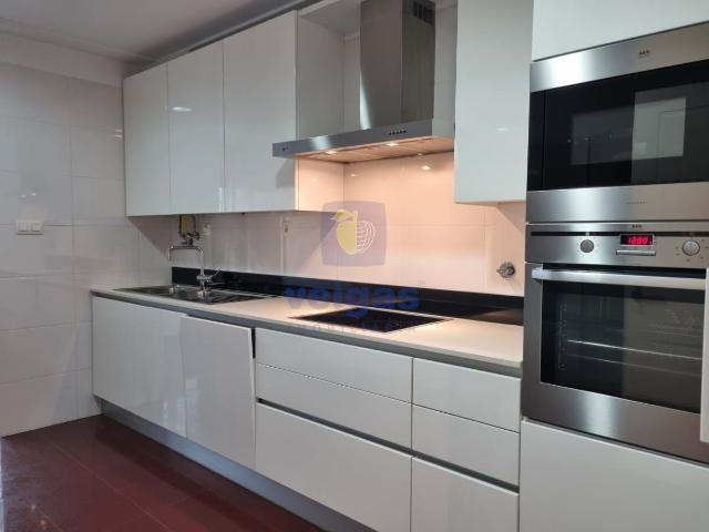 Apartamento T4 Avenidas Novas, Lisboa, arrendamento ROM 216544