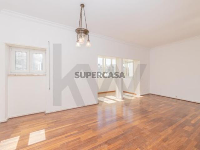 Apartamento T4 c/ Garagem Quinta das Conchas