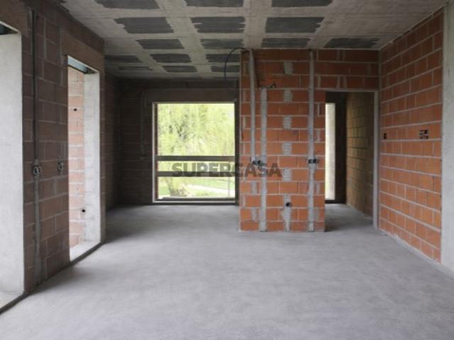Apartamento T4 C/ vista jardim