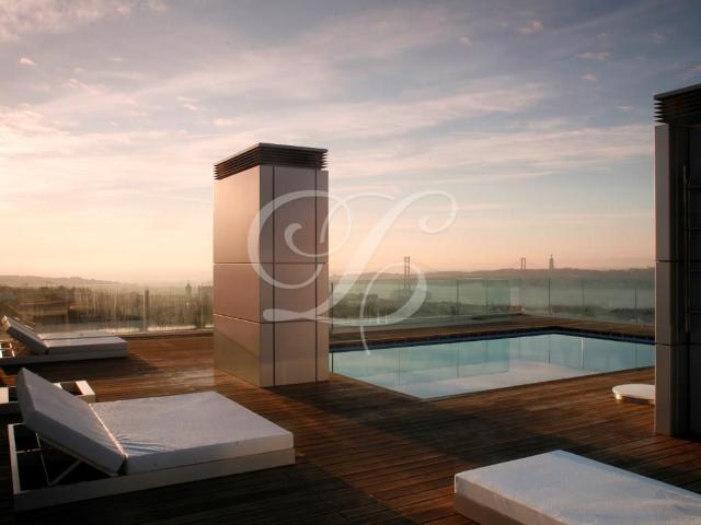 Apartamento T4 c/ Vista para o Rio Tejo | Empreendimento Sky. 269m² Belém