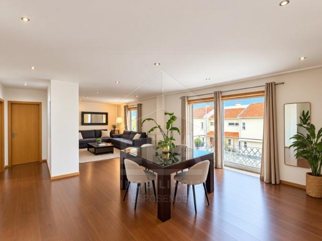 Apartamento T4 CF em Cepães, Marinhas