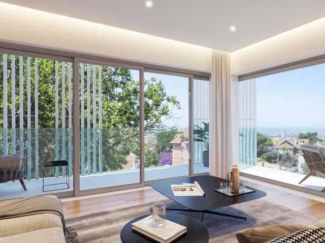 Apartamento T4 com 3 suítes, varanda e 3 estacionamentos | S. 251m² Cascais e Estoril