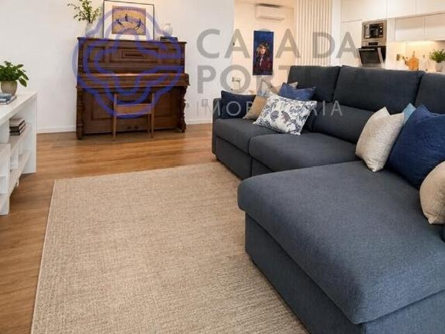 Apartamento T4 com 4 suites, garagem privativa e piscinas em. 194m² Olhão