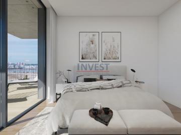 Apartamento T4 com ampla varanda e vista para a Foz do Douro