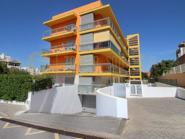 Apartamento T4 com amplas áreas no Barranco do Rodrigo em Portimão