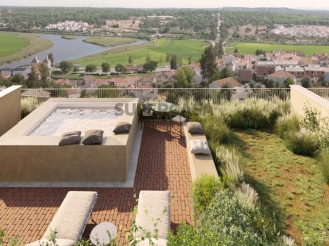 Apartamento T4 com área exterior em Alcácer do Sal